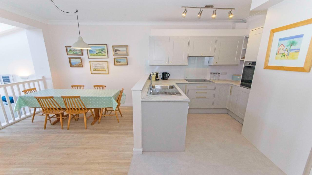 Clifton Court Apt 16 With Indoor Heated Pool & Sea Views Leilighet Croyde Eksteriør bilde