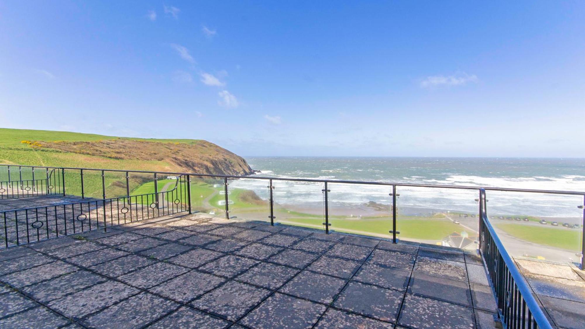 Clifton Court Apt 16 With Indoor Heated Pool & Sea Views Croyde Eksteriør bilde