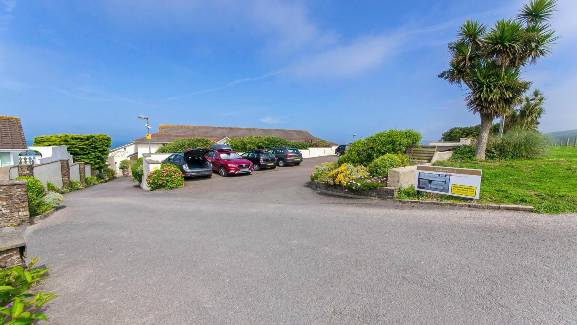 Clifton Court Apt 16 With Indoor Heated Pool & Sea Views Leilighet Croyde Eksteriør bilde